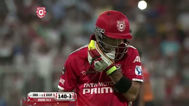 Watch KXIP vs SH - Match 9 - Maxwell OUT, oh wait its a NO-Ball from Sammy - PEPSI IPL 2014 (22 April 2014) Video