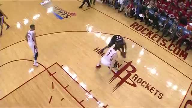 Watch NBA Duel: LaMarcus Aldridge vs. Dwight Howard (Basketball Video) Video