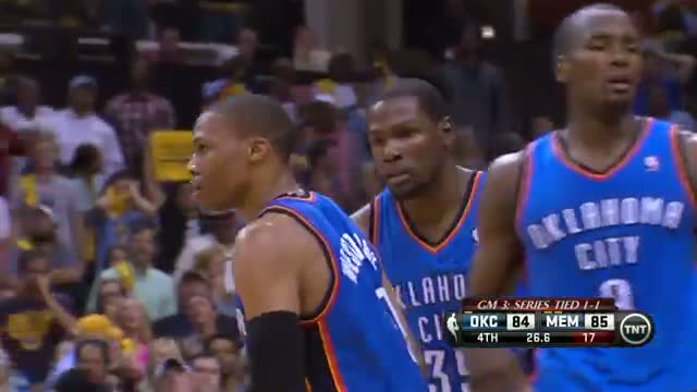 Watch NBA: Russell Westbrook's CLUTCH Game-Tying Four-Point Play (Basketbaal Video) Video