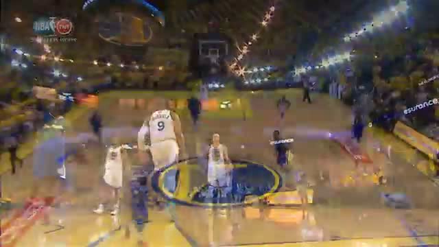 Watch NBA: Andre Iguodala Ferociously Finishes the Fastbreak (Basketbaal Video) Video