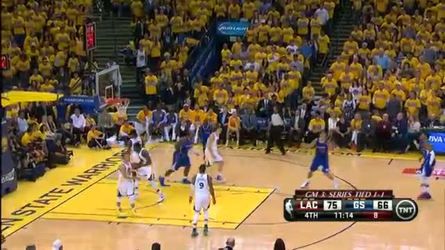 Watch NBA: Blake Griffin and Chris Paul Dish and Dunk to Win Game 3 for LAC (Basketbaal Video) Video