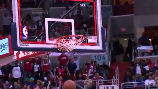 Watch NBA: Trevor Ariza's Playoff Career-High 30 Points Helps Beat Chicago in Game 4 (Basketball Video) Video