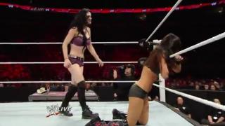 Watch Paige vs. Brie Bella - Divas Championship Match: WWE Raw, April 28, 2014 Video