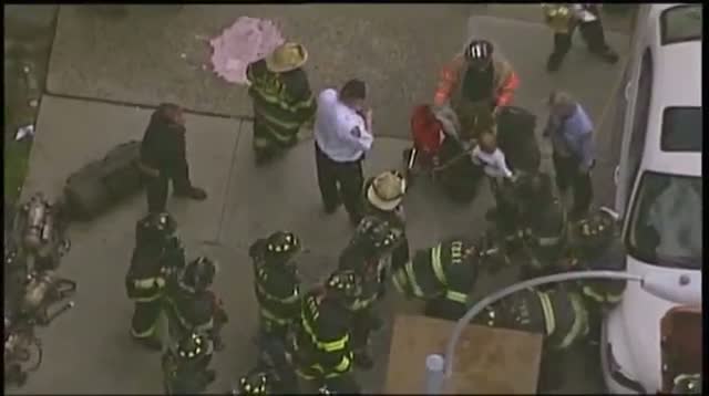 Watch NYC Subway Train Derails in Queens Video