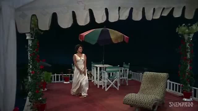 Watch Yeh Sama, Sama Hai Ye Pyar Ka - Shashi Kapoor - Nanda - Jab Jab Phool Khile Songs - Lata (Old is Gold) Video