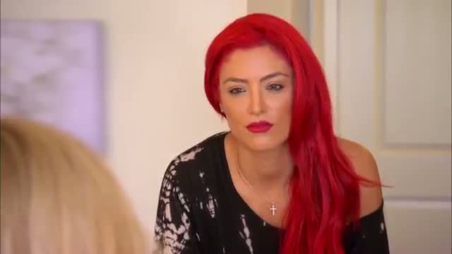 Watch Summer Rae sings the blues: WWE Total Divas, May 4, 2014 Video