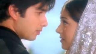 Watch Sirf Do Minute Please - Romantic Scene - Shahid Kapoor, Amrita Rao - Vivah (2006) Video
