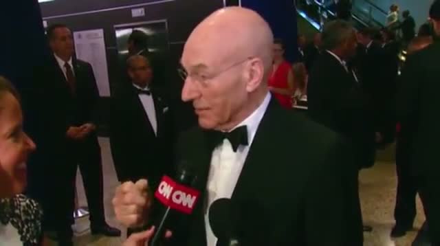 Watch Stars Attend White House Correspondents Dinner Video