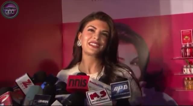 Watch Jacqueline Fernandez's BODY BUTTER gift to Salman Khan Video