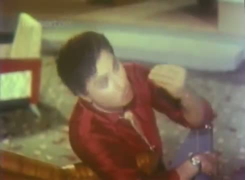 Watch Vetri meethu Vetri vanthu - MGR, Jayalalitha - Thedi Vantha Mapillai - Tamil Classic Song Video