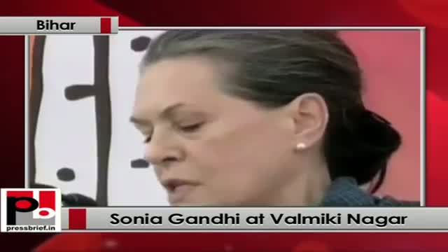 Watch Sonia Gandhi addreses an election rally in Valmikinagar, Bihar Video