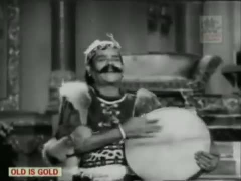Watch MGR in Thangathu Pulavar - Chakravarthy Thirumagal Video