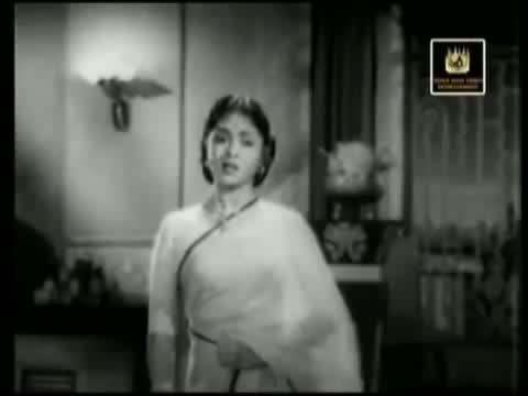 Watch Saroja Devi & Sivaji Ganesan in Naan Pesa - Palum Pazhamum Video