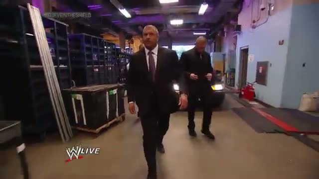 Watch The Shield takes the hunt to Evolution: WWE Raw, May 12, 2014 Video