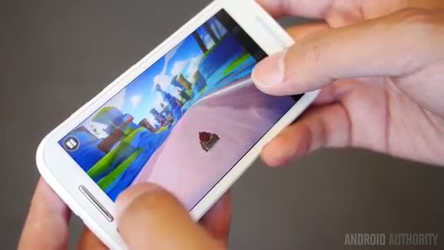 Watch Moto E - First Look! Video