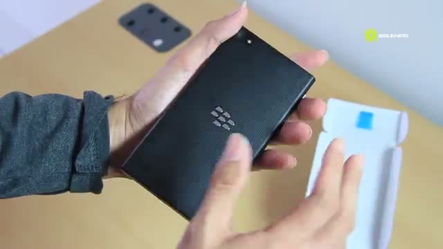Watch Unboxing BlackBerry Z3 (BlackBerry Jakarta) Video