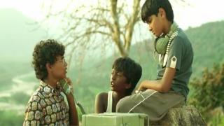Watch Poovarasam Peepee Official Theatrical Trailer (Tamil Movie) Video