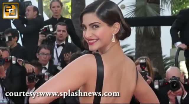 Watch Cannes 2014: Sonam Kapoor's Elie Saab gown RED CARPET Video