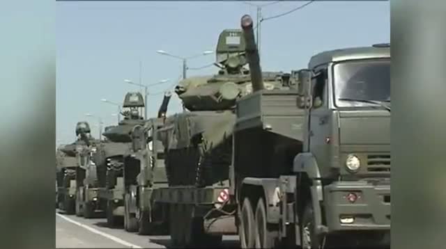 Watch Russian Troops Apparently Leaving Border Video