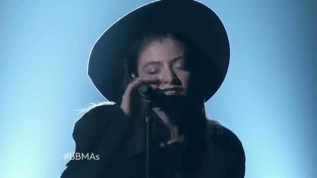 Watch Lorde - Tennis Court (Billboard Music Awards 2014) Video