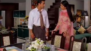 Watch Sonali Bendre Comforts Salman Khan - Best Romantic Scene - Hum Saath Saath Hain Video