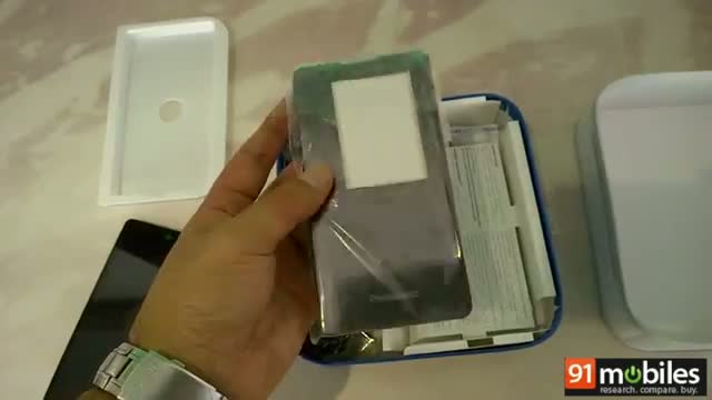 Watch Panasonic P81 Unboxing - VIDEO Video