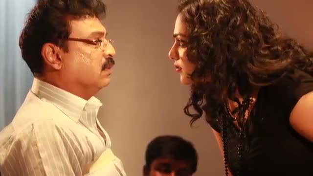 Watch Yennaali Official Full Song - Malini 22 Video