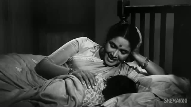 Watch Nanhi Kali Sone Chali (HD) - Sujata Song - Sunil Dutt - Nutan - Geeta Dutt Video