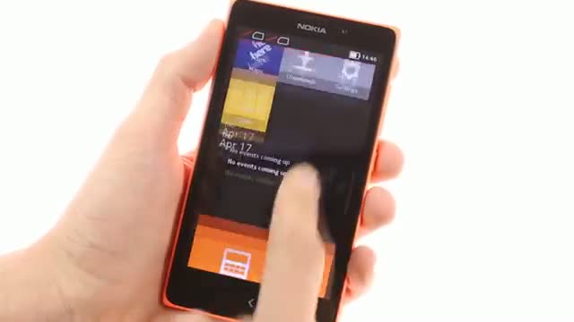 Watch Nokia XL: hands-on Video