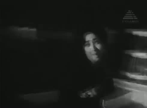 Watch Annaiyite Nerungathe - Gemini Ganesan, Jayanthi, Muthuraman - Punnagai - Tamil Classic Song Video