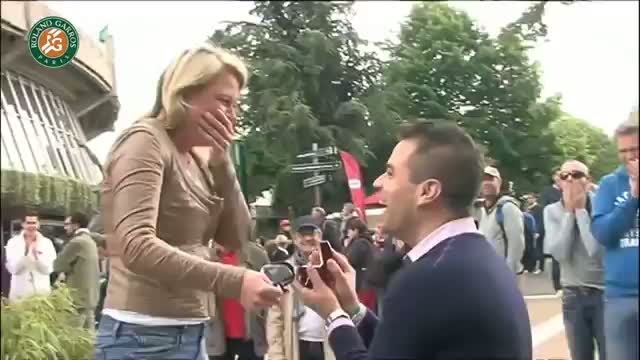 Watch French Open 2014. Moment of love at Roland Garros Video