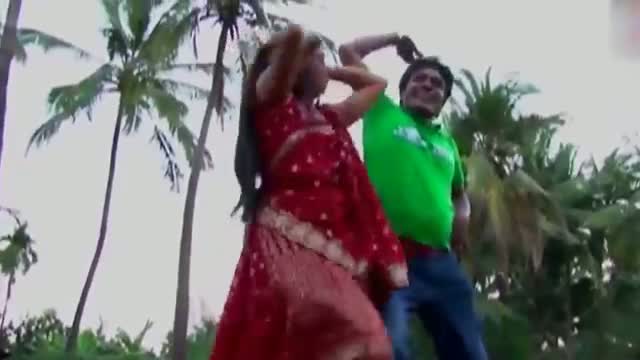 Watch Lipstick Lagaibo Ego Chumma | Bhojpuri Song 2014 Video