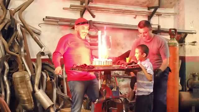 Watch Descansa Mi Amor (Oficial Music Video) - El Komander Video