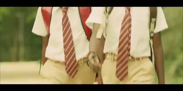 Watch En Ulagam (Official Full Tamil Video Song) - Poovarasam Peepee Video