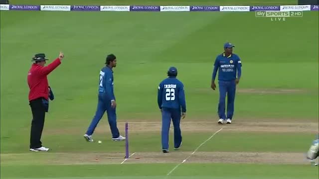 Watch Controversial run-out Jos Buttler Sachithra Senanayake England vs Sri Lanka ODI 2014 Video