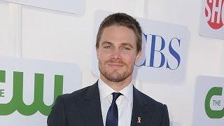 Watch STEPHEN AMELL Talks Arrow Season Three Video