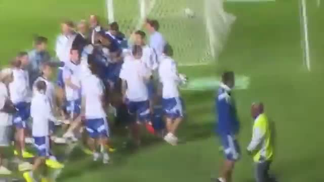 Watch Ronaldinho invades Argentina training to greet Messi - FIFA World Cup 2014 Video