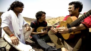 Watch Allah Ke Bande Song - Waisa Bhi Hota Hai - II (2003) - Arshad Warsi - Kailash Kher - Superhit Song Video