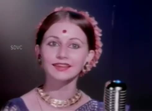 Watch Mutthamizhil Padavanden - Kamal Haasan, Jayasudha - Melnaattu Marumagal - Tamil Classic Song Video