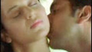 Watch Aazhivilae Song - Dham Dhoom Video