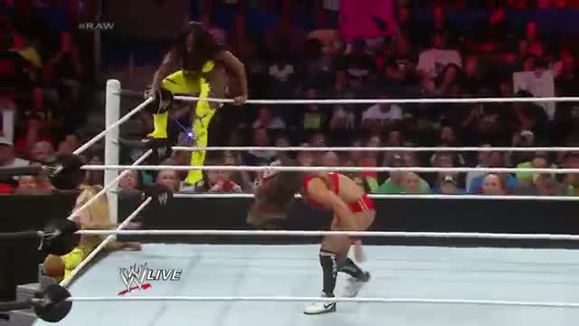 Watch Nikki Bella vs. The Funkadactyls - 2-on-1 Handicap Match: WWE Raw, June 30, 2014 Video