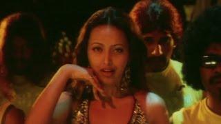 Watch Azhagana Ponnu (Full Tamil Song) - Nenjirukkumvarai Video