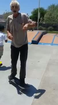 Watch Old man skateboard tricks! Amazing! Video