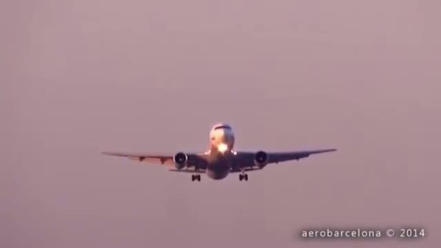 Watch Near Miss at Barcelona Airport Video