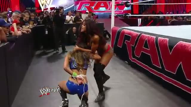 Watch Nikki Bella vs. Alicia Fox: WWE Raw, July 7, 2014 Video