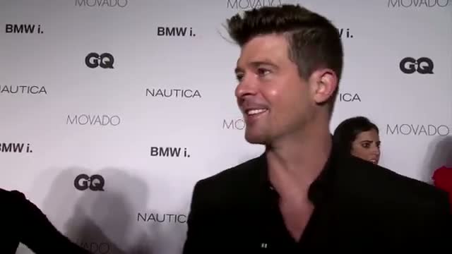 Watch Robin Thicke's Album Sells Less Under 54 Copies in Australia Video