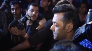 Watch KICK: Devil Full Song LAUNCH with Salman Khan- Ugliest FIGHT of REPORTERS Video