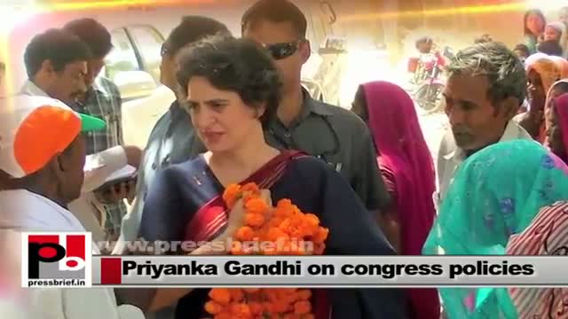 Watch Priyanka Gandhi Vadra - a leader with a special ability to mingle with common people Video