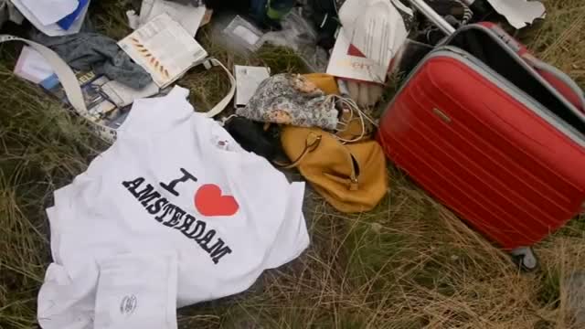 Watch Debris From Malaysia Airlines Flight 17 Video