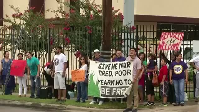 Watch Dueling Immigration Protests in Houston Video